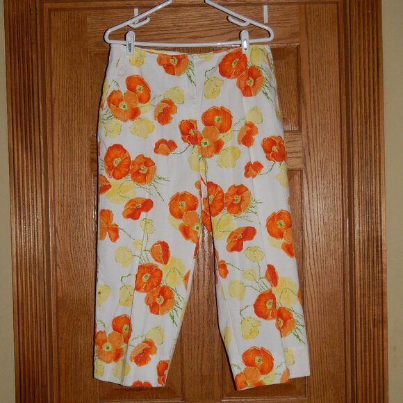 Lizgolf Pants - Women's Size 14 LIZGOLF by Liz Claiborne Crop Capri Golf Pants Poppy Flower